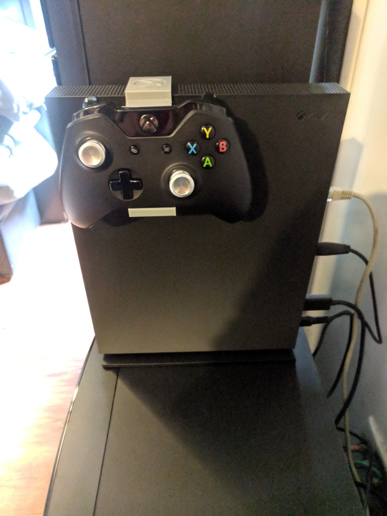 Xbox One X -ohjaimen seinäteline
