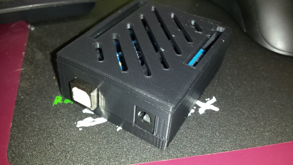 Yksinkertainen ja toimiva laatikko Arduino Unolle ja Ethernetille