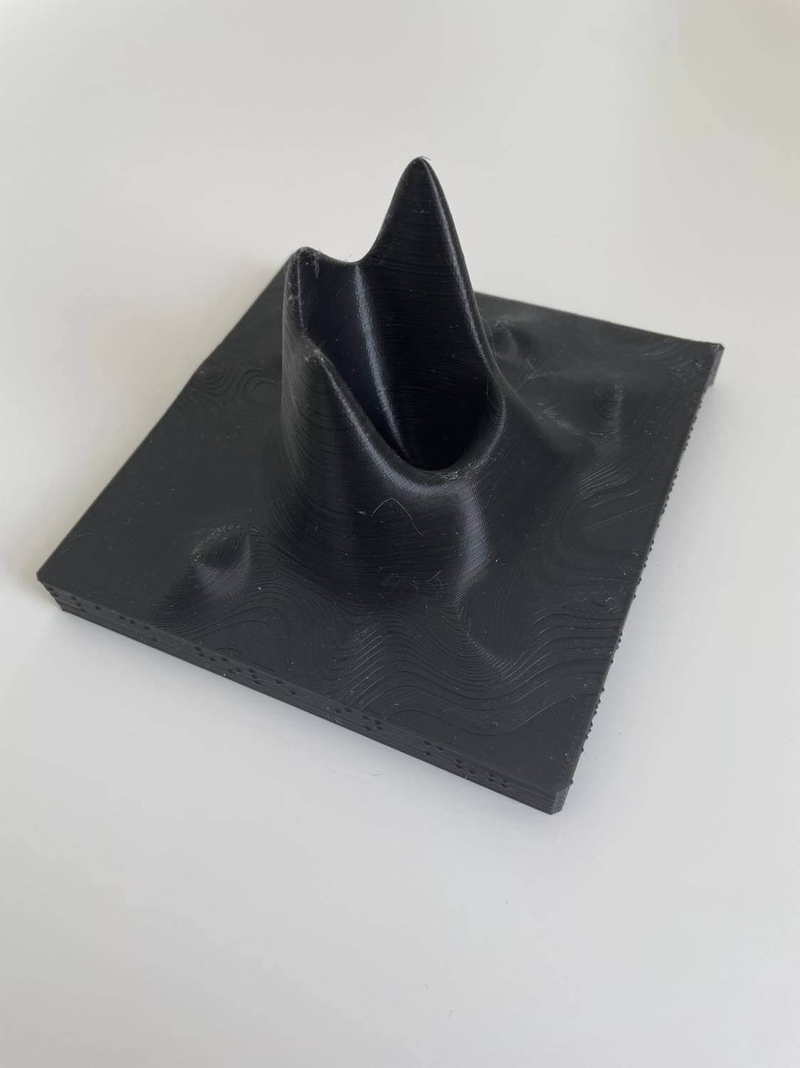3D-kuva mustasta aukosta