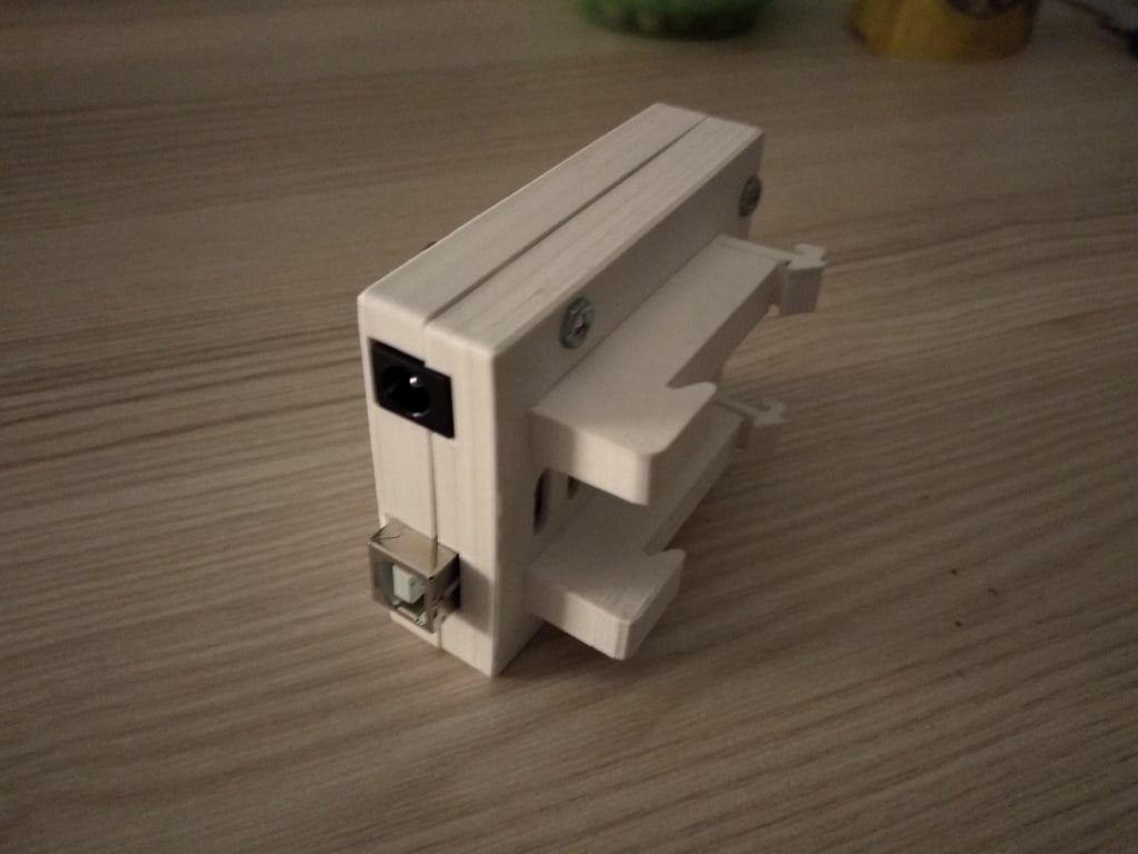Arduino Uno koteloteline DIN TH35 -kiskoon
