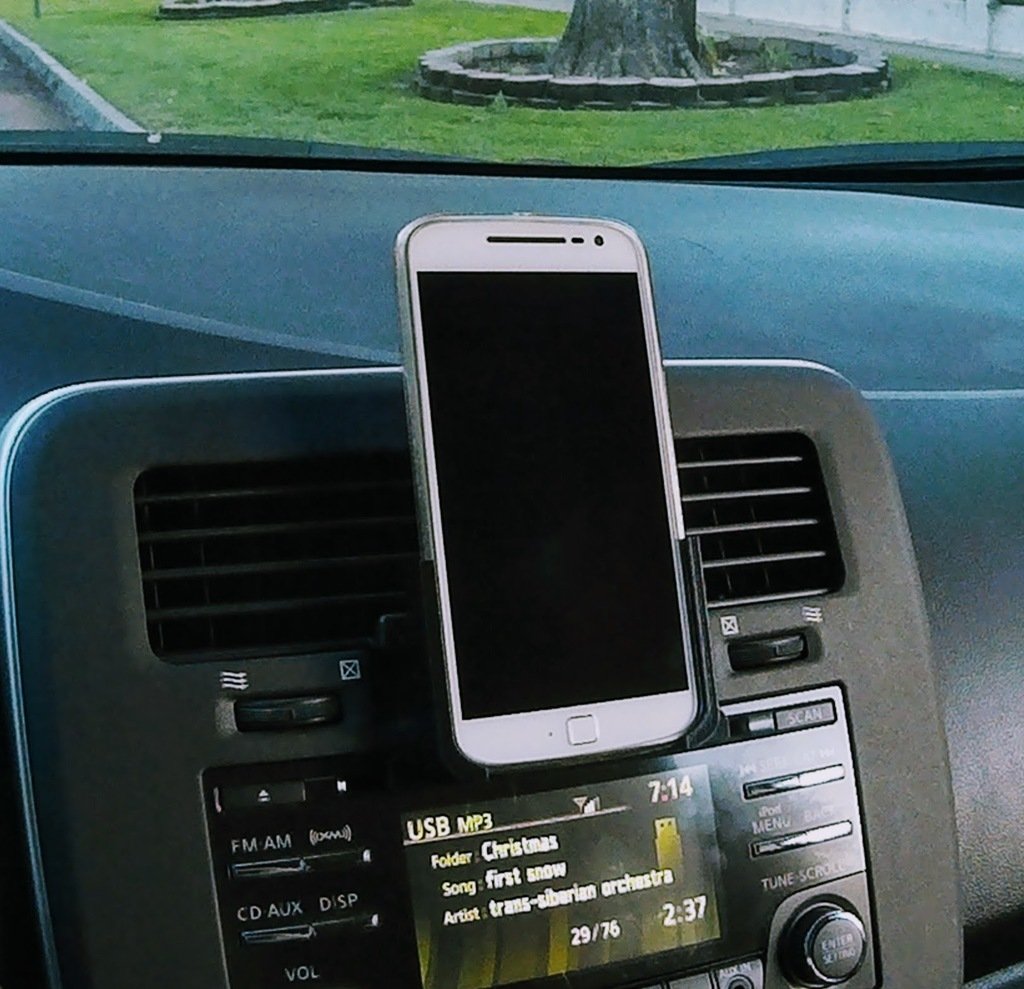 Moto G4/G4 Plus puhelinteline CD-soittimella autoon