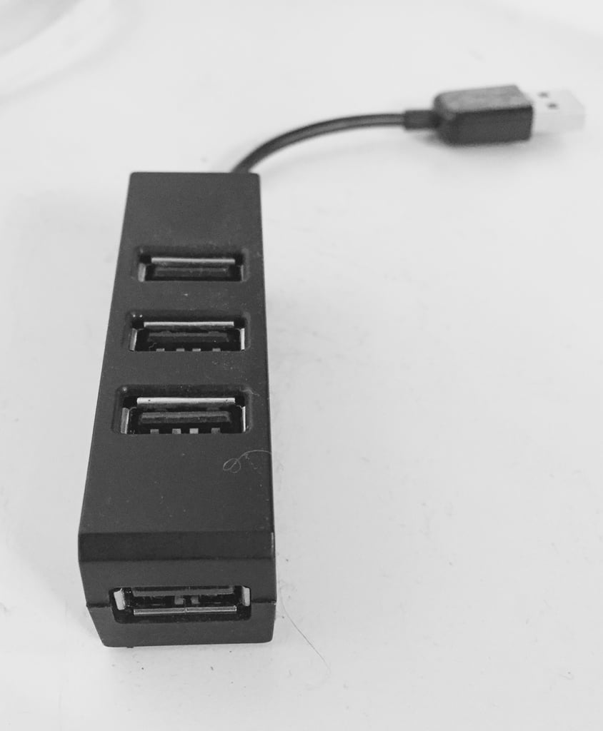 USB HUB Paneeliasennuskapseli CNC:lle ja Raspberry Pi:lle