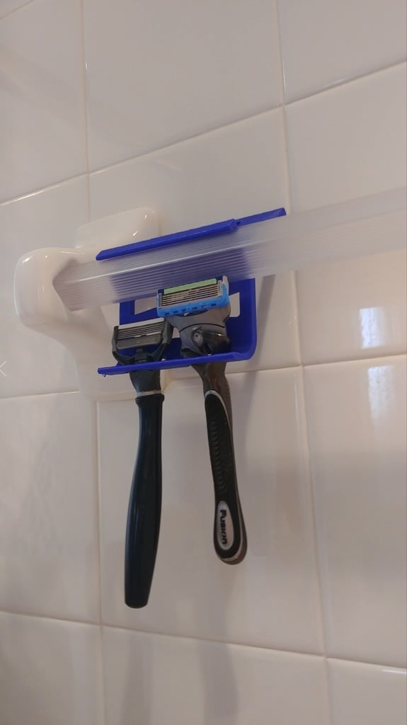 Pyyhekuivain suihkukaappi parranajokoneelle ja puhelimen pidikkeelle