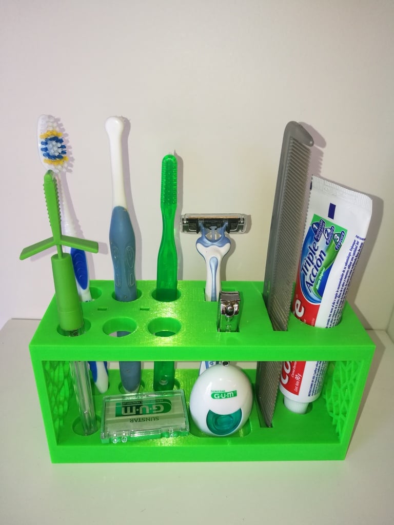 Kylpyhuoneen järjestäjä, jossa on tilaa 6 hammasharjalle ja erilaisille tarvikkeille