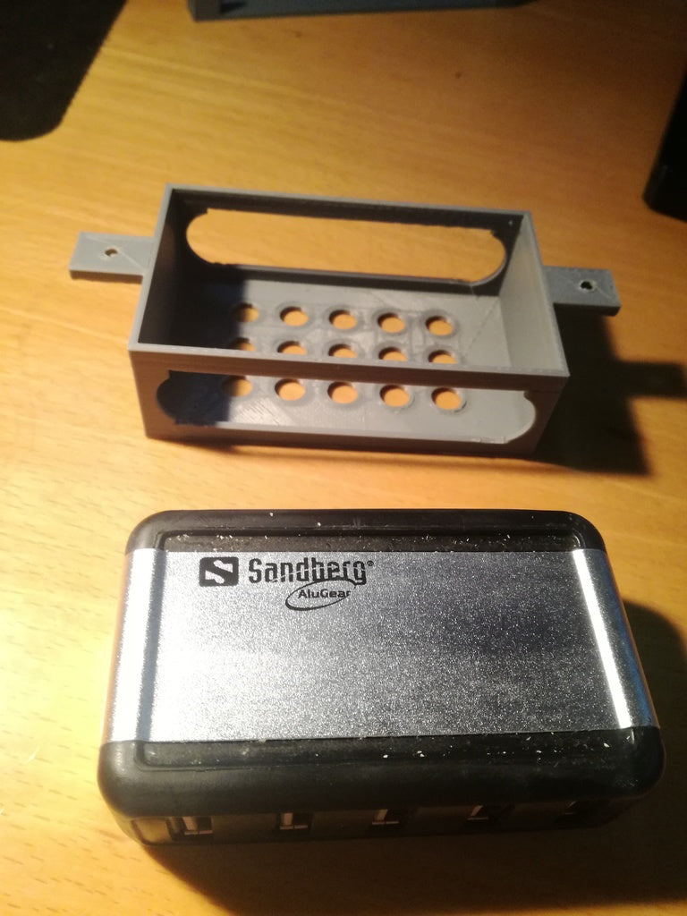 Sanberg USB Hub seinä- ja pöytäteline