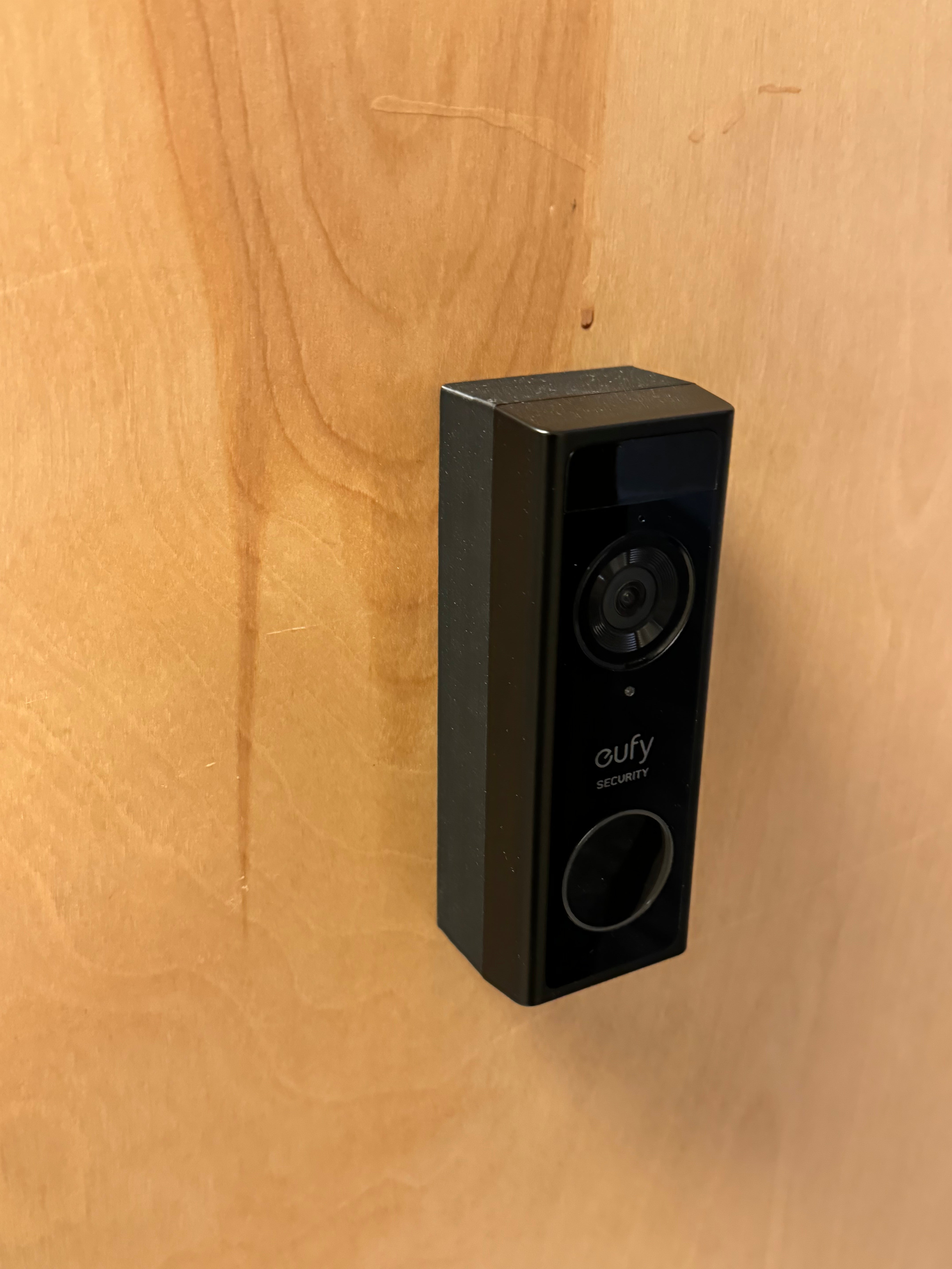 Eufy Doorbell 1080p C210 -pariston kurkistusreikäkiinnike