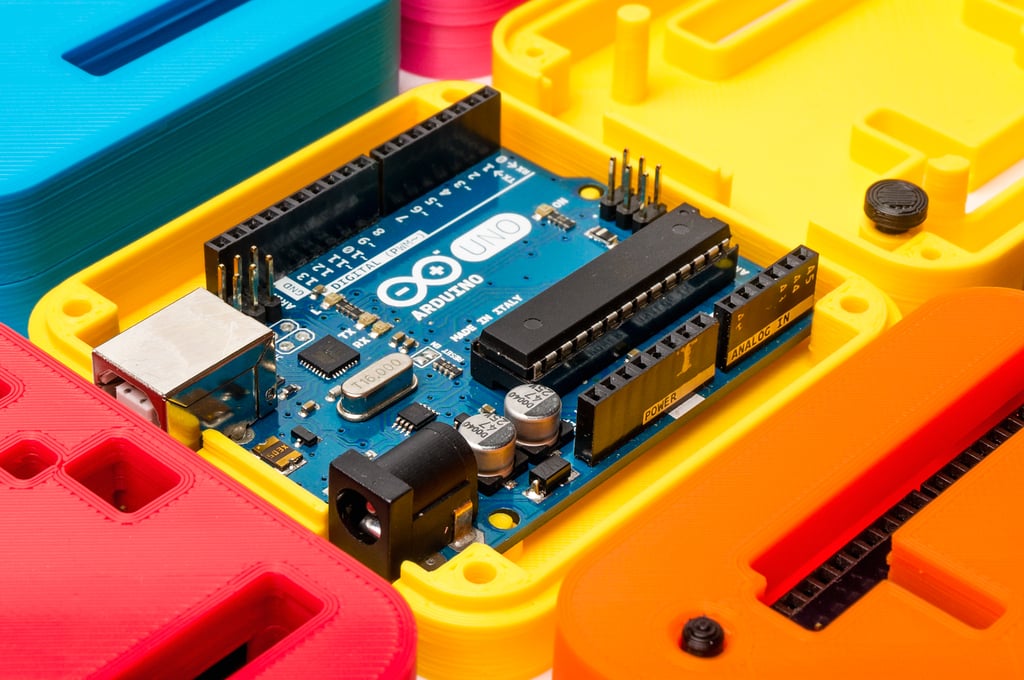 3D-tulostettu kotelo Arduino UNO:lle ja Leonardolle
