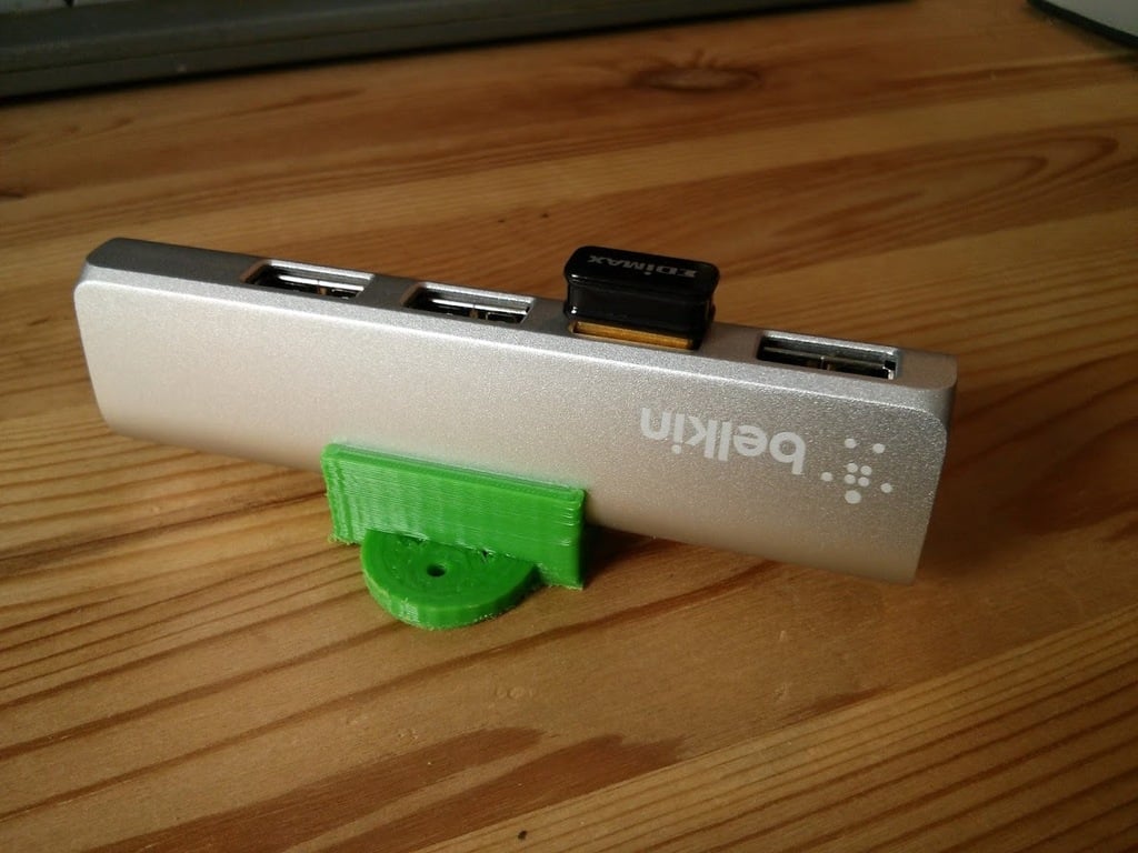 Belkinin USB-keskittimen pidike