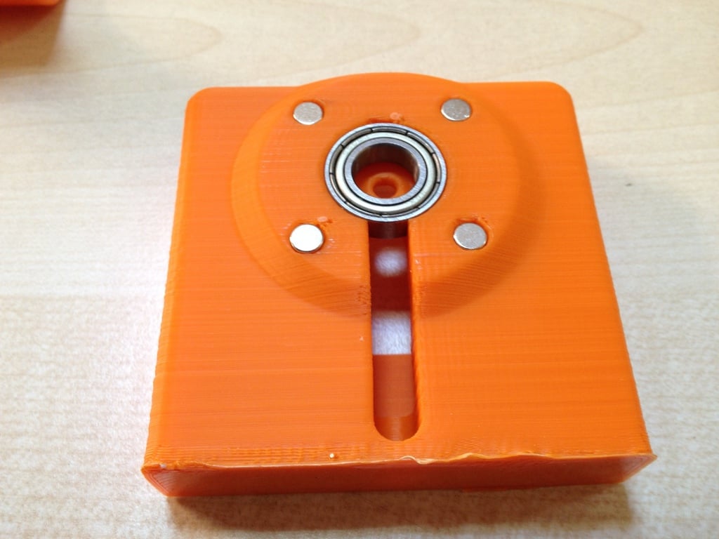 Pyörivä autolaturiteline magneeteilla iPhone 4 4S:lle