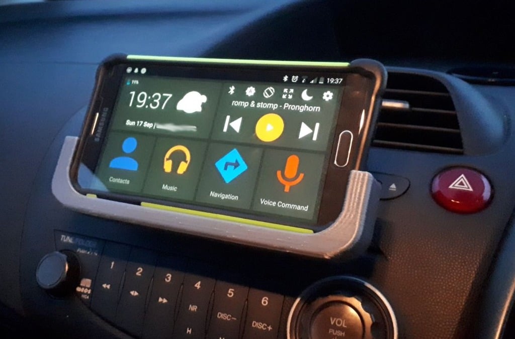 CD-paikkainen autopuhelinteline Samsung Galaxy Note 4:lle ja Honda Civic ES:lle