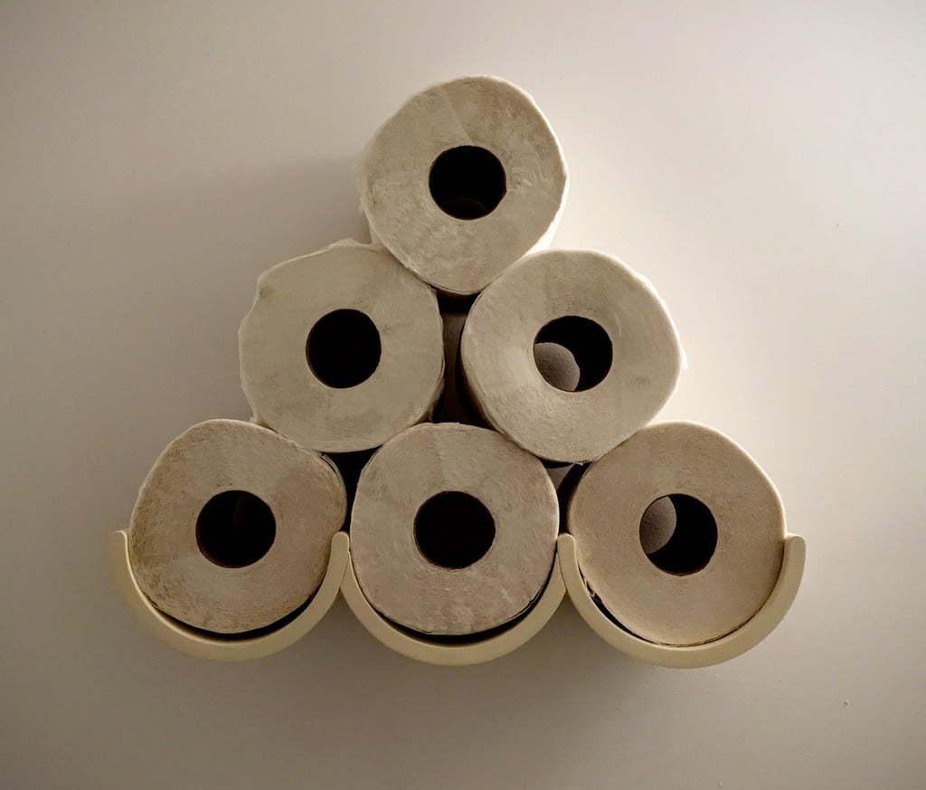 WC-paperihylly kylpyhuoneen sisustamiseen ja säilytykseen