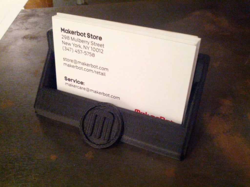 MakerBot-käyntikorttikotelo myymäläkäyttöön