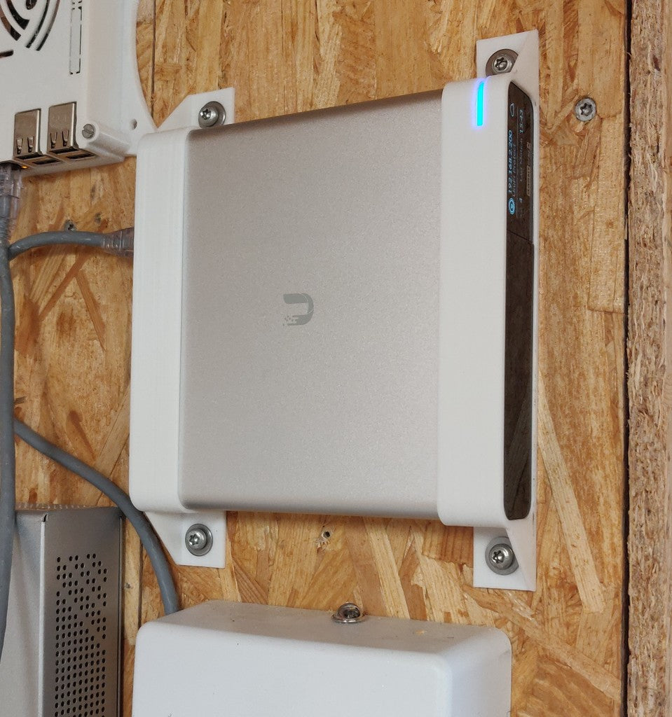 Seinäteline Ubiquiti Unifi Cloud Key Gen2 Plus -laitteelle