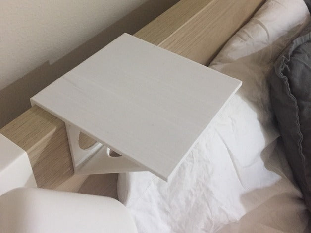 Ikea Malm yöpöytä ja kaiutinteline