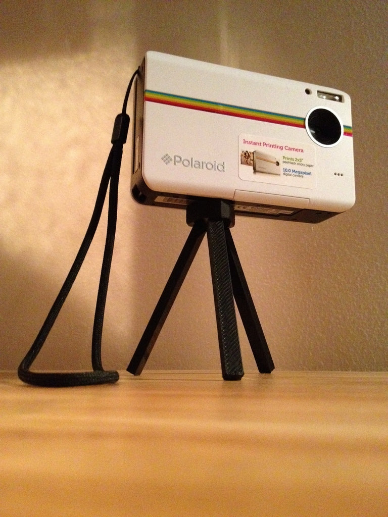 Mini kolmijalka tulostettavilla jaloilla pienille kameroille