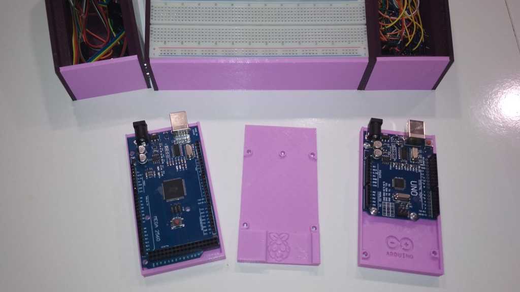 Modulaarinen Arduboard/Breadboard-teline Arduinolle ja Raspberrylle