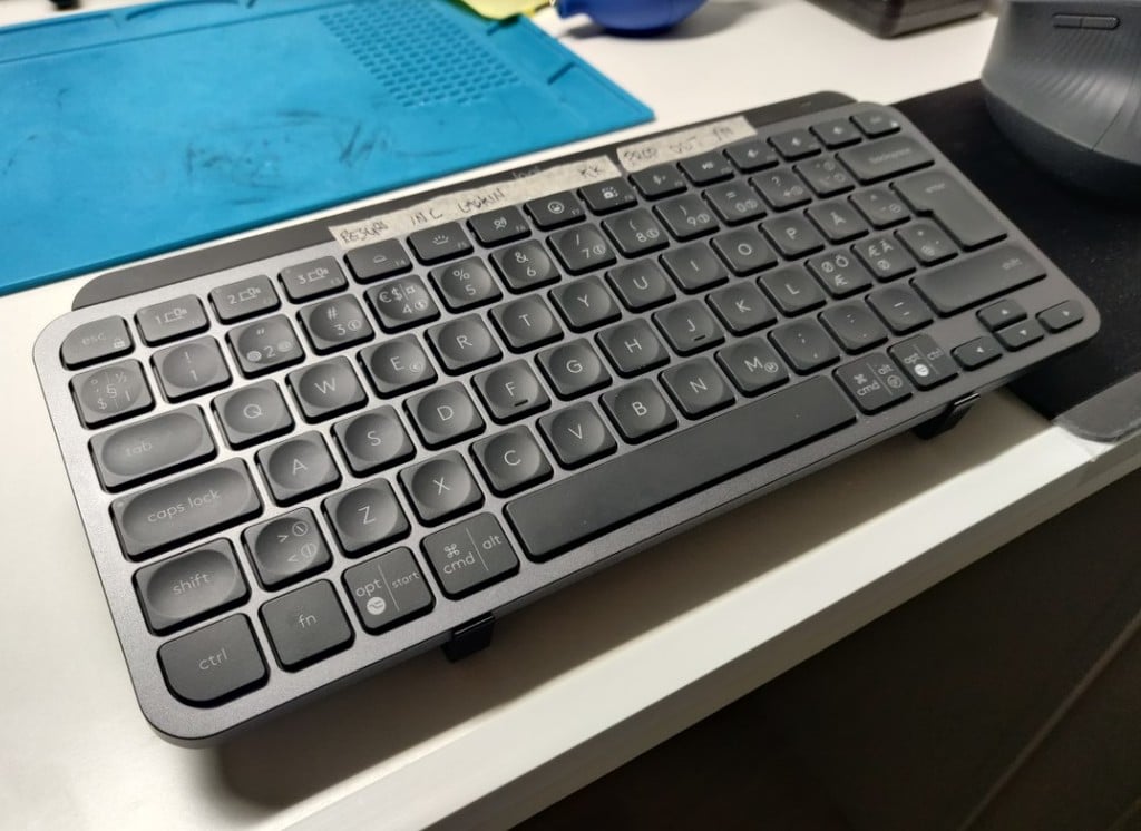 Logitech MX Keys Mini Keyboardin teline
