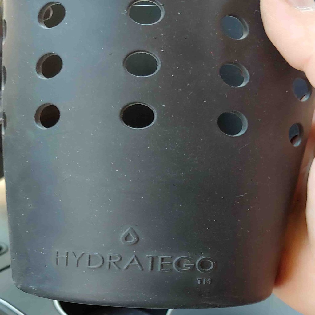 Hydro-pulloteline-adapteri auton mukipidikkeeseen