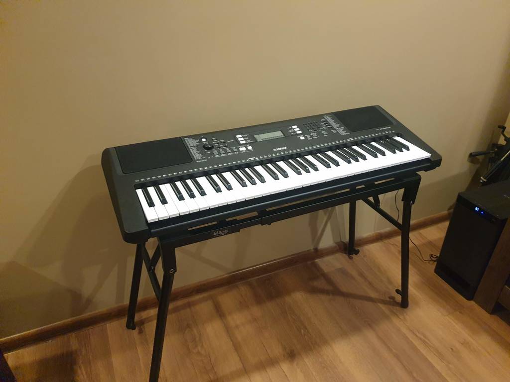 Staggin Yamaha PSR-363 Pianotelineen sovitin