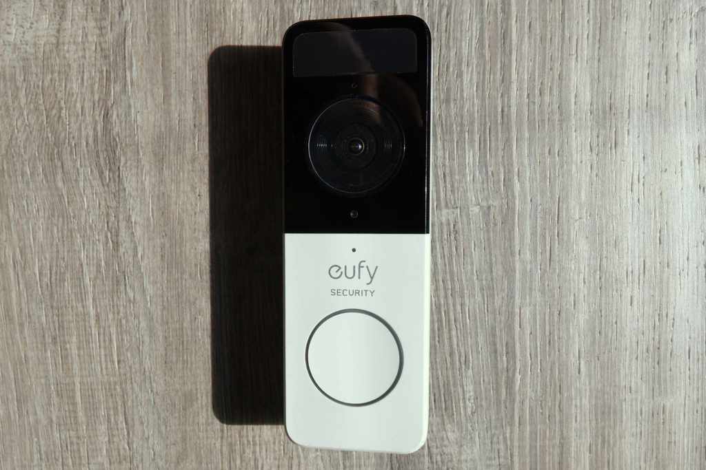 eufy 2E Battery Doorbell -kulmallinen komentonauhakiinnitys