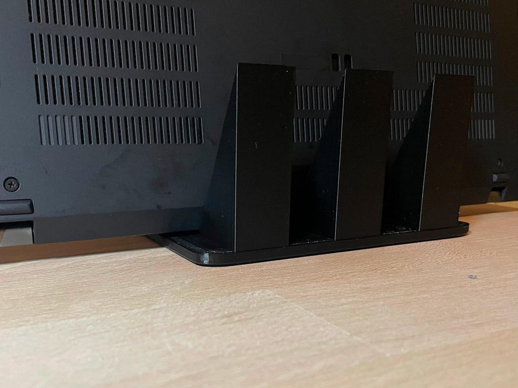 Minimalistinen kannettavan tietokoneen/kannettavan teline Clean Desk -asennukseen