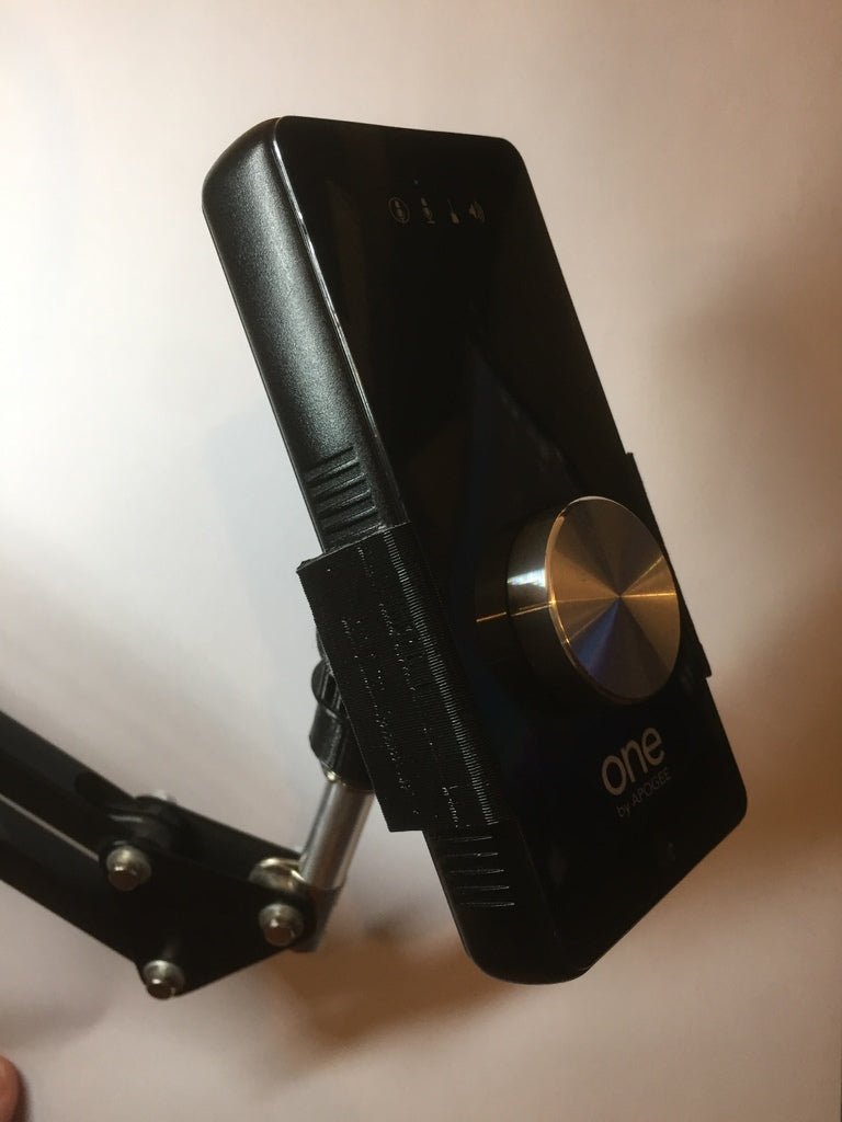 Apogee One mikrofoniteline-adapteri