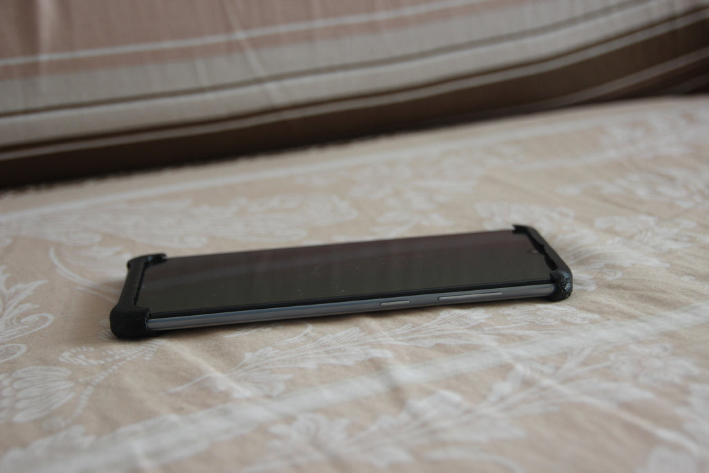 Samsung A50 -puhelimen suojakuori suojaa reunat