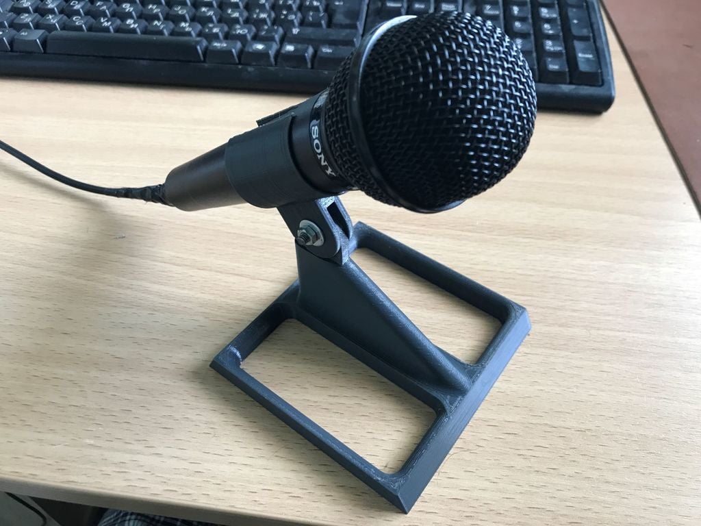 Yksinkertainen mikrofoniteline tasaiselle pinnalle