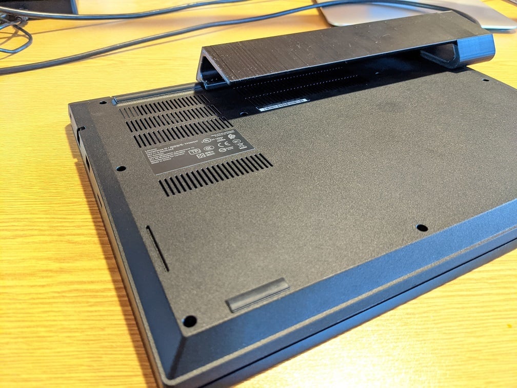 Lenovo Thinkpad E495 (E490), jota voidaan käyttää DELL WD15 -telakointiaseman kanssa