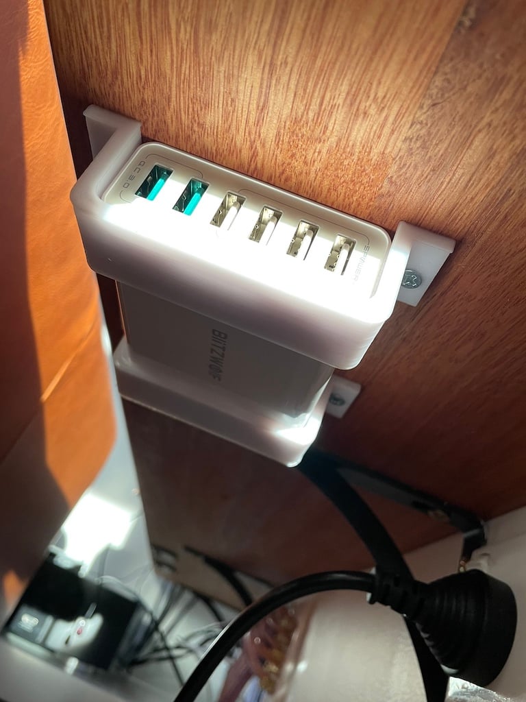 BlitzWolf USB-laturi pöydän alle asennettavaksi
