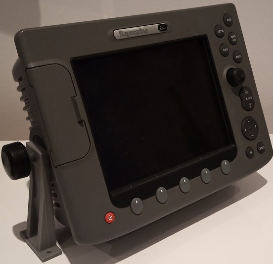 Asennusteline Raymarine E80 C80 Trunnion karttaplotterin GPS:lle