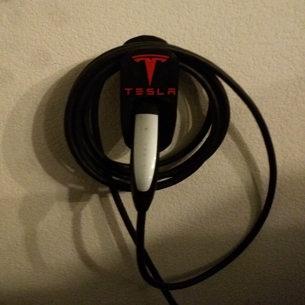 Suurempi versio Tesla Wall Connector Cable Organizerista