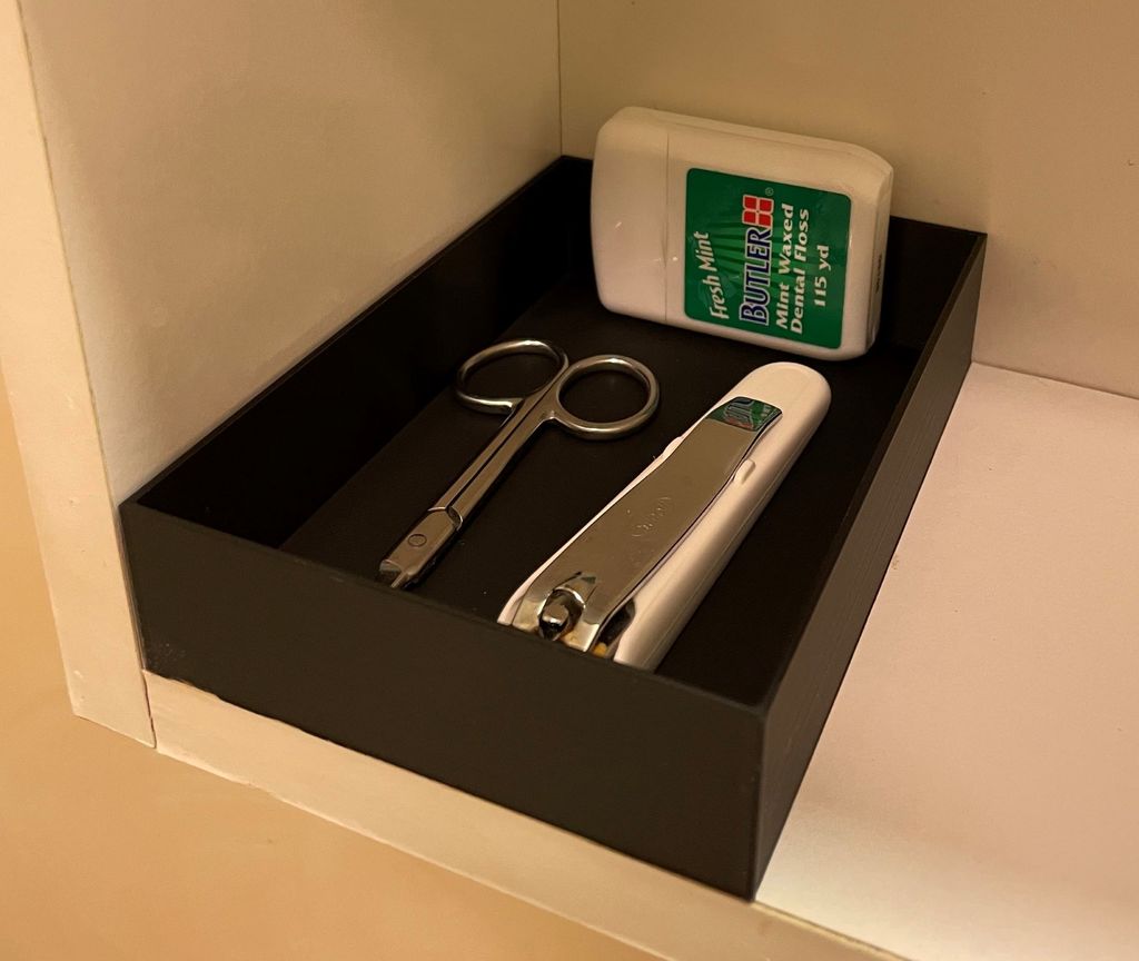 Yksinkertainen säilytyslokero kylpyhuoneeseen ja toimistoon